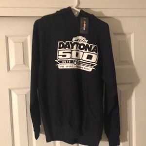 New 2018 Daytona 500 sweatshirt - men’s medium